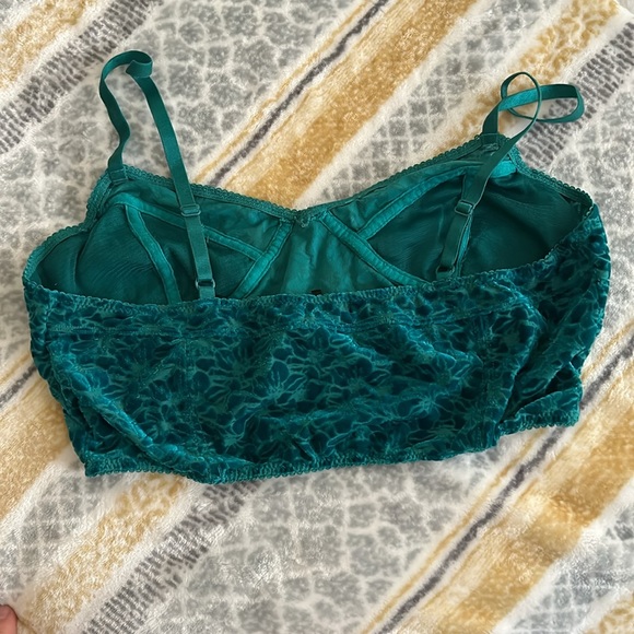 Pacsun Nollie bralette with velour details - Picture 2 of 2